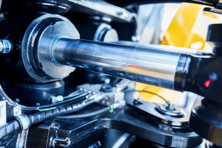 Custom Hydraulic and Sealing solutions for speecial plants